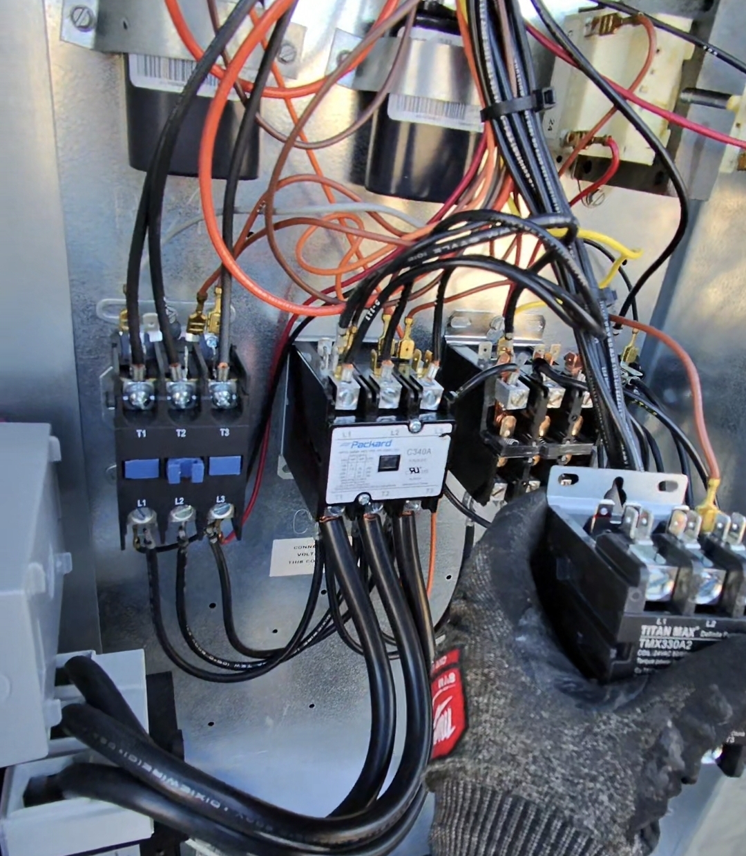Changing HVAC contactor in Houston