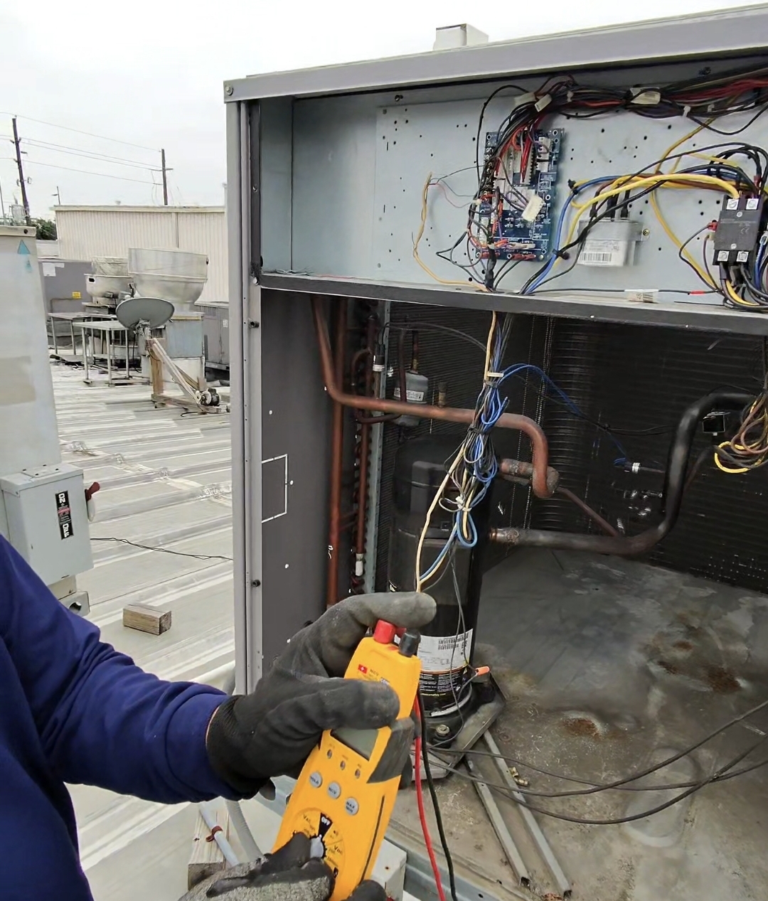Checking commercial HVAC electrical connections