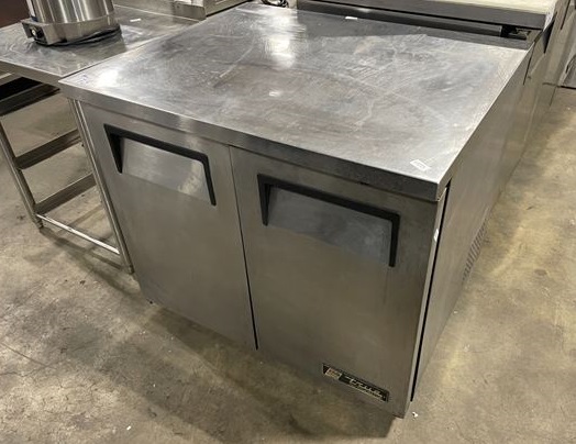 Commercial undercounter cooler repair in Houston